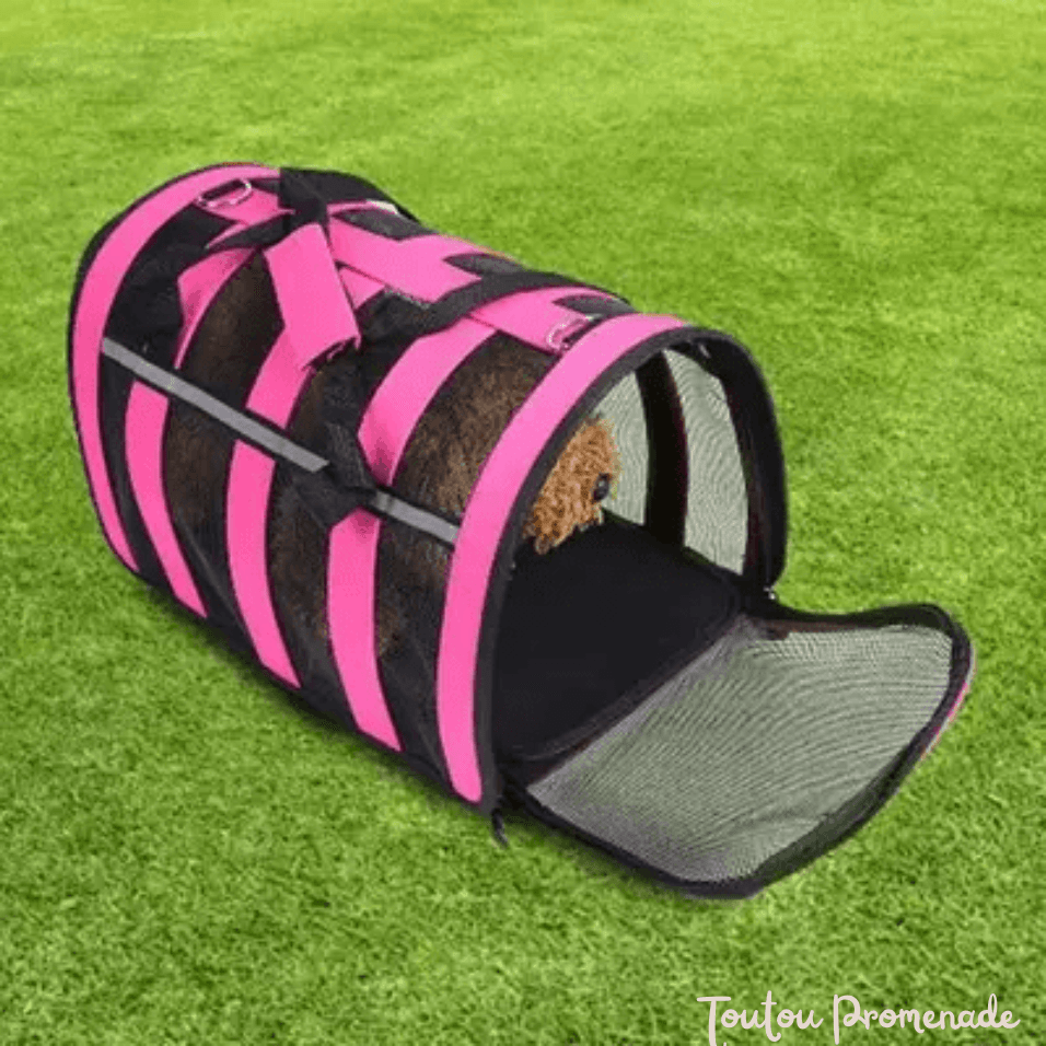 Vue latérale du sac MeshPetCarrier rose montrant la ventilation mesh sur 3 côtés