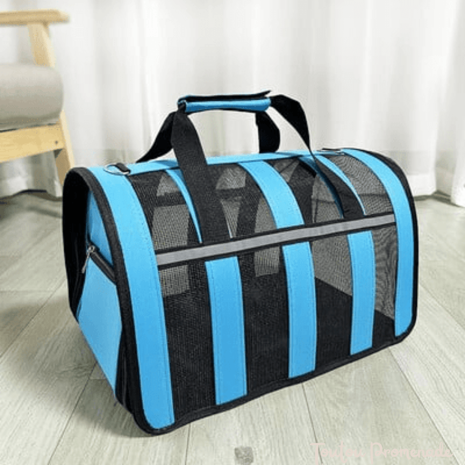 Vue latérale du sac MeshPetCarrier bleu montrant la ventilation mesh